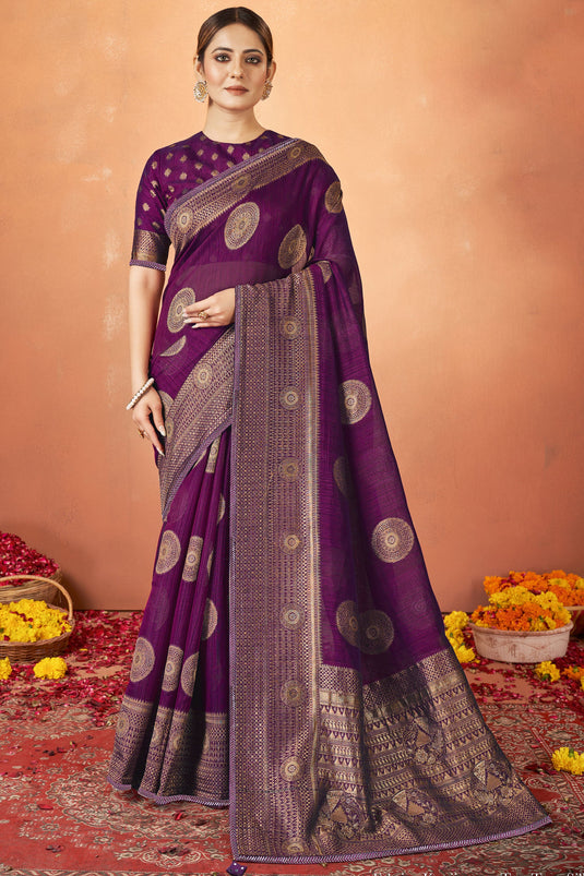 Weaving Work On Awesome Kanjivaram Two Tone Silk Fabric Saree In Purple Color