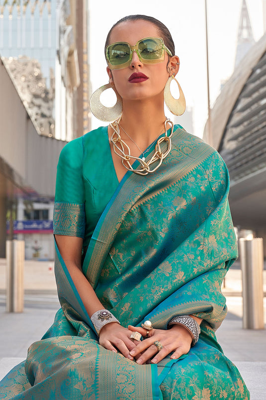 Green Color Gorgeous Look Handloom Weaving Saree
