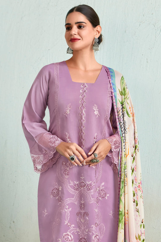 Creative Function Wear Muslin Fabric Salwar Suit In Lavender Color
