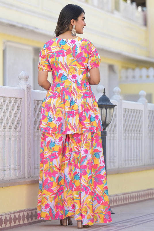 Digital Printed Cotton Fabric Ravishing Top Bottom Set in Color