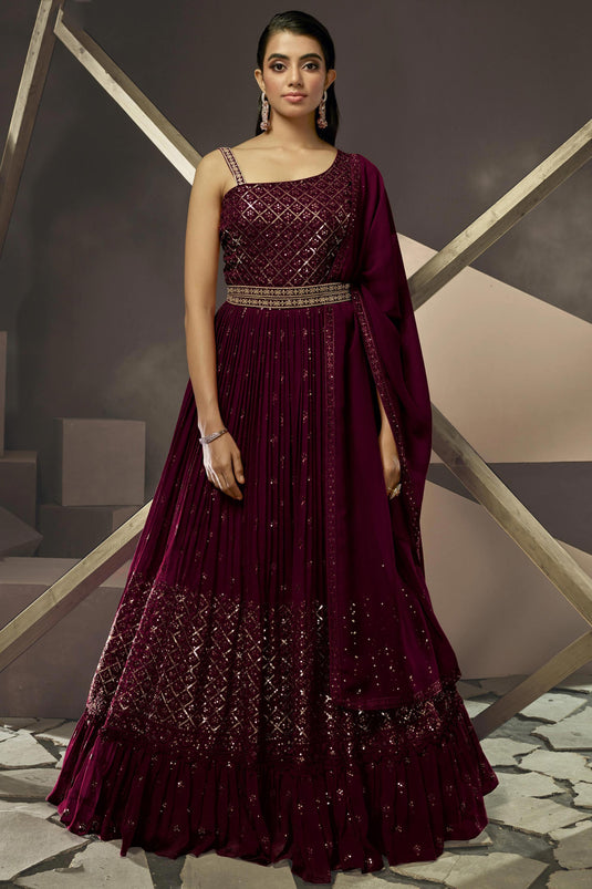 Wow®️ *Premium party wear velvet dress*⚜ Brand of U.O Ur loving brand ❣ 🌻  *Kareena Kapoor indo-western Velvet dress*🌻 Heavy velvet… | Instagram