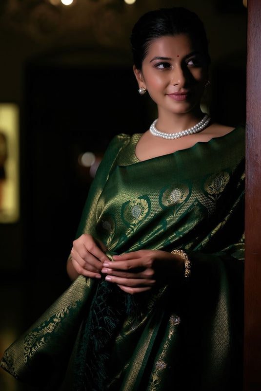 Majestic Dark Green Two Tone Kanjivaram Silk Saree with Weaving Work for Wedding Occasions