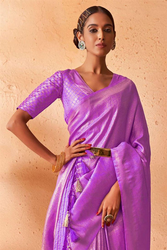 Lavender Color Entrancing Kanjivaram Silk Saree With Weaving Work