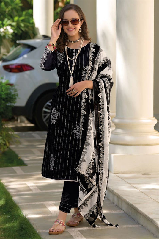 Black Color Sparkle and Shine with our Sequins Organza Salwar Suit