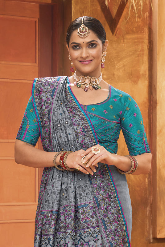 Buy Traditional Banarasi Saree - Grey Kachhi & Mirror Work Saree – Empress  Clothing