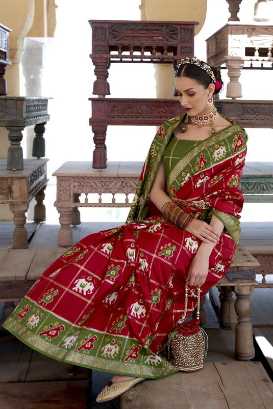Red Color Printed Work Art Silk Fabric Splendid Saree In Function Wear