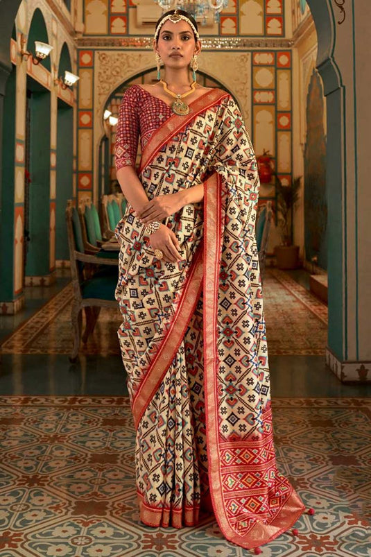 Buy Ruchika Fashion Black Green Red Mysore Silk Patola Print Saree With  Blouse Material Online at Best Prices in India - JioMart.