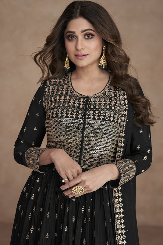 Shamita Shetty Featuring Embroidered Sangeet Wear Anarkali Salwar Kameez In Georgette Fabric Black Color